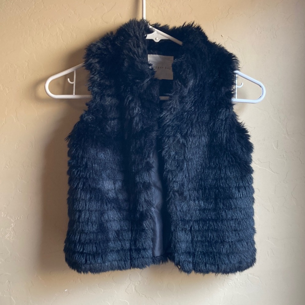 Copper key kids 4/5 fuzzy black jacket vest